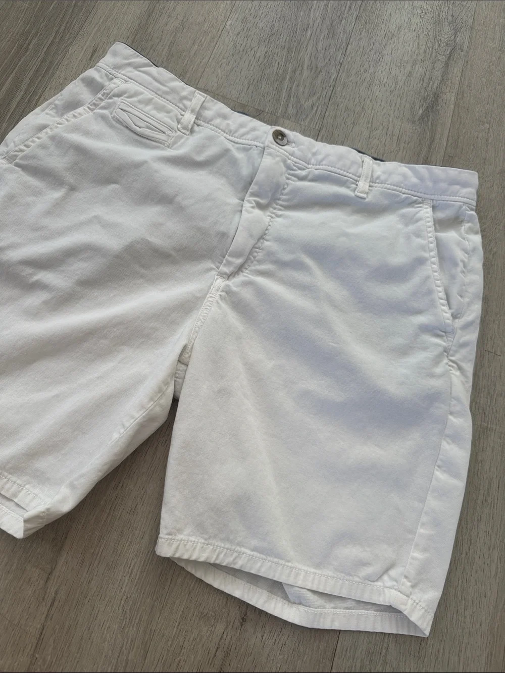 Johnnie O Nassau Cotton Blend Shorts Men’s 35 Inseam 7” White Preppy Beach